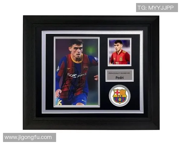 足球明星亲笔签名卡的魅力与收藏价值探秘